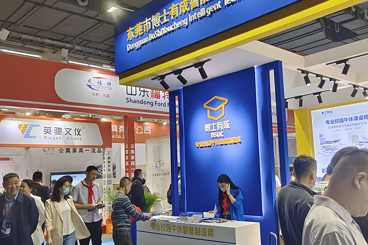 羞羞视频SSS参展第51届中国广州国际家具展览会，午休课桌椅惊艳全场