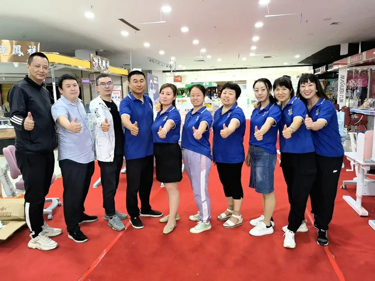 羞羞视频SSS羞羞视频在线看鄂尔多斯店爆破工作人员合影