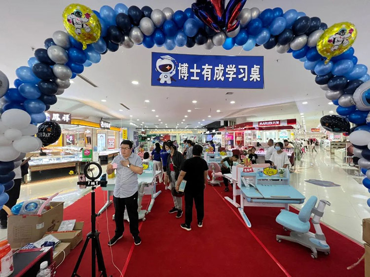 羞羞视频SSS羞羞视频在线看鄂尔多斯店爆破活动现场